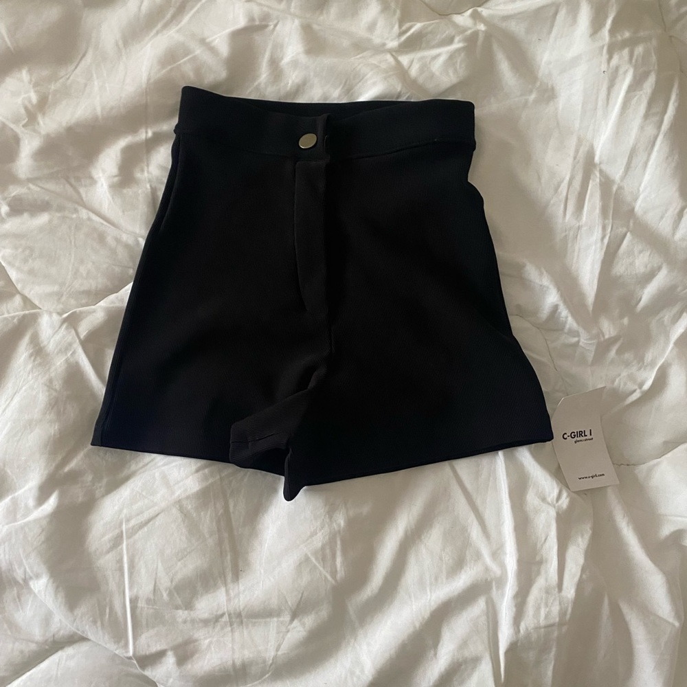 Tight Hogh Waisted Black Shorts